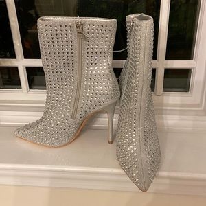 Rhinestone heeled Boots